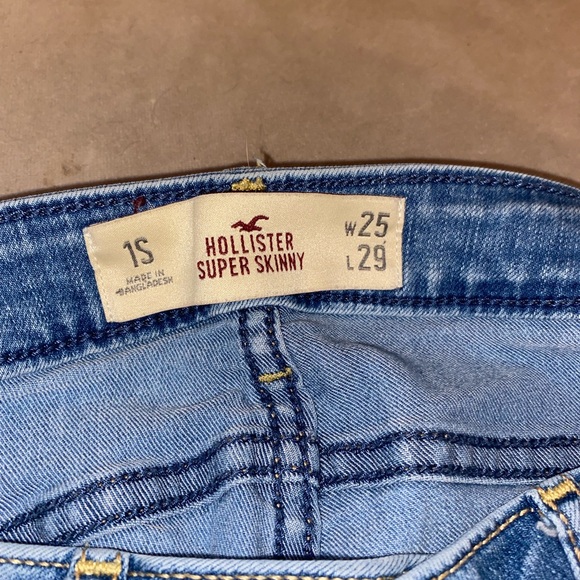 Hollister Super Skinny Jeans - Picture 2 of 3